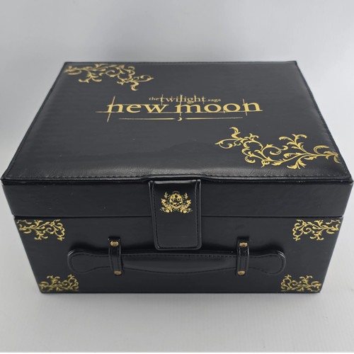 The twilight saga new - the,